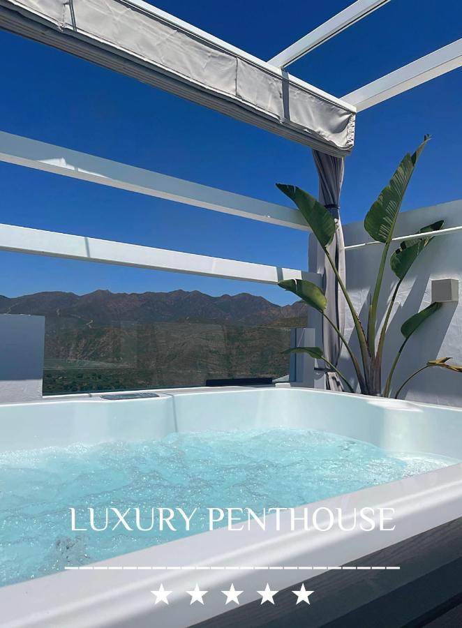 Penthouse Mit Privatem Jacuzzi In Marbella - La Mairena Apartamento